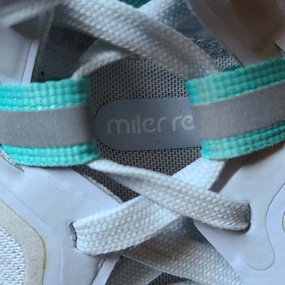 Nike Miler React Sneakers Sz 9.5 White/Mint Women's